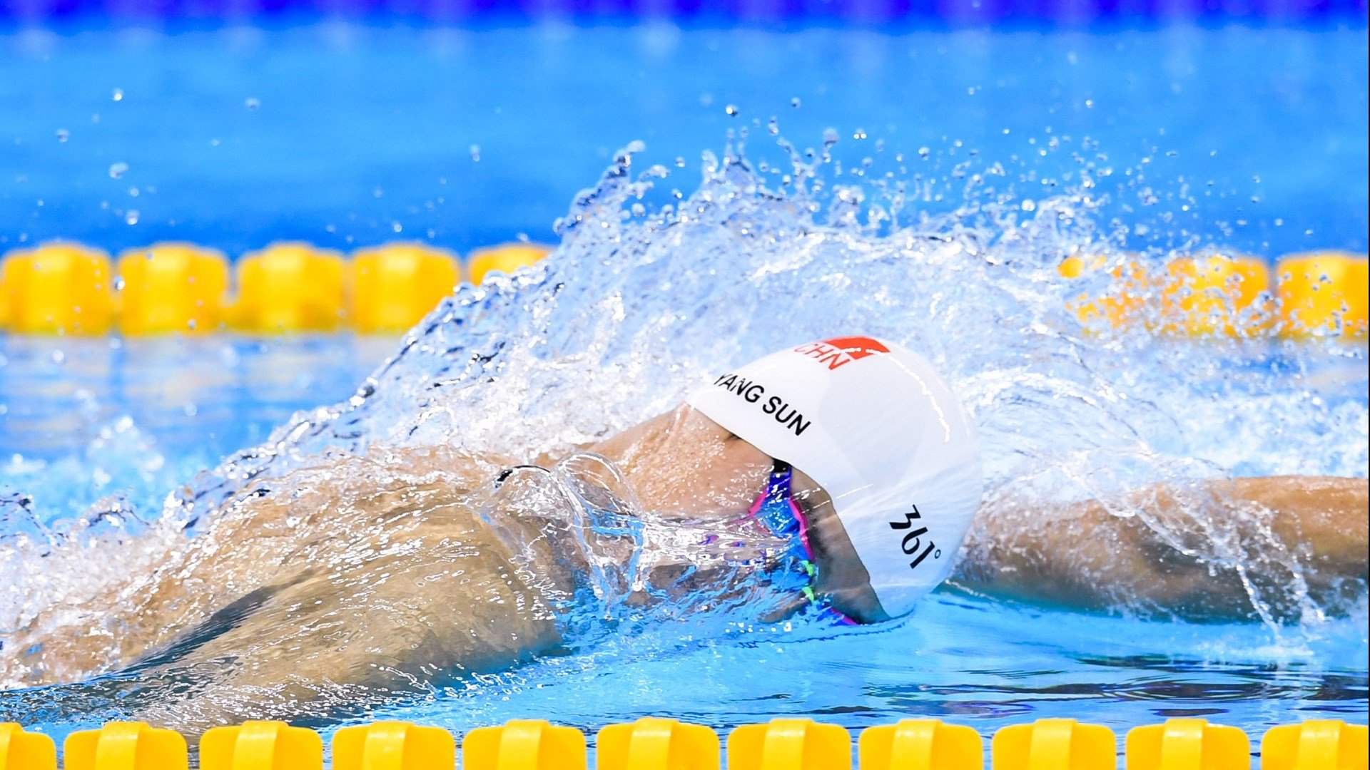 赛场双面镜，日本队力克中国队背后，郑思维刷新纪录的羽坛启示